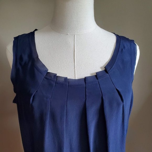 Tory Burch 100% Silk Sleeveless Solid Top sz 6 - Picture 2 of 8